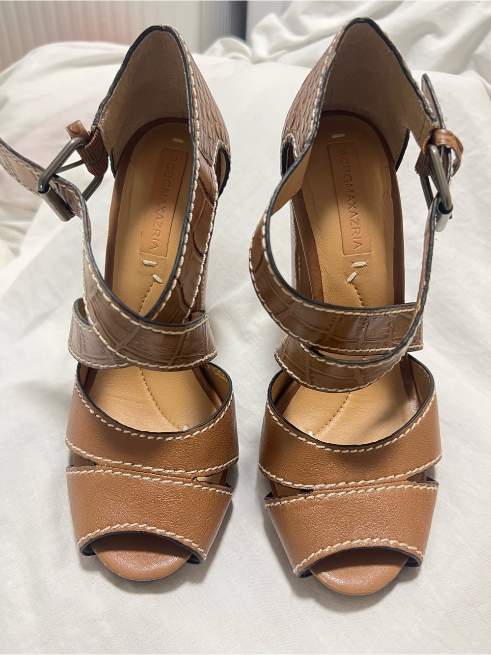 BCBGMAXAZRIA Brown Croc Embossed Block Heel Sandals